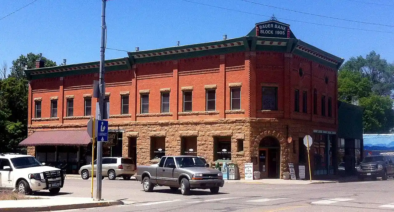 Bauer Bank Block