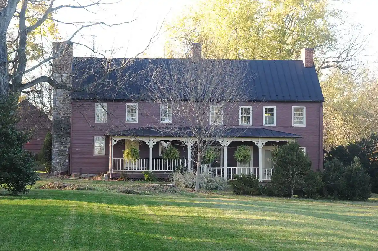Crumley–Lynn–Lodge House