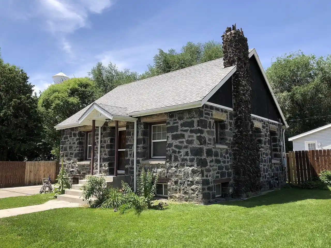 Jose and Gertrude Anasola House