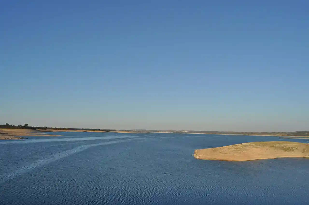 Valdecañas reservoir (Embalse de Valdecañas)