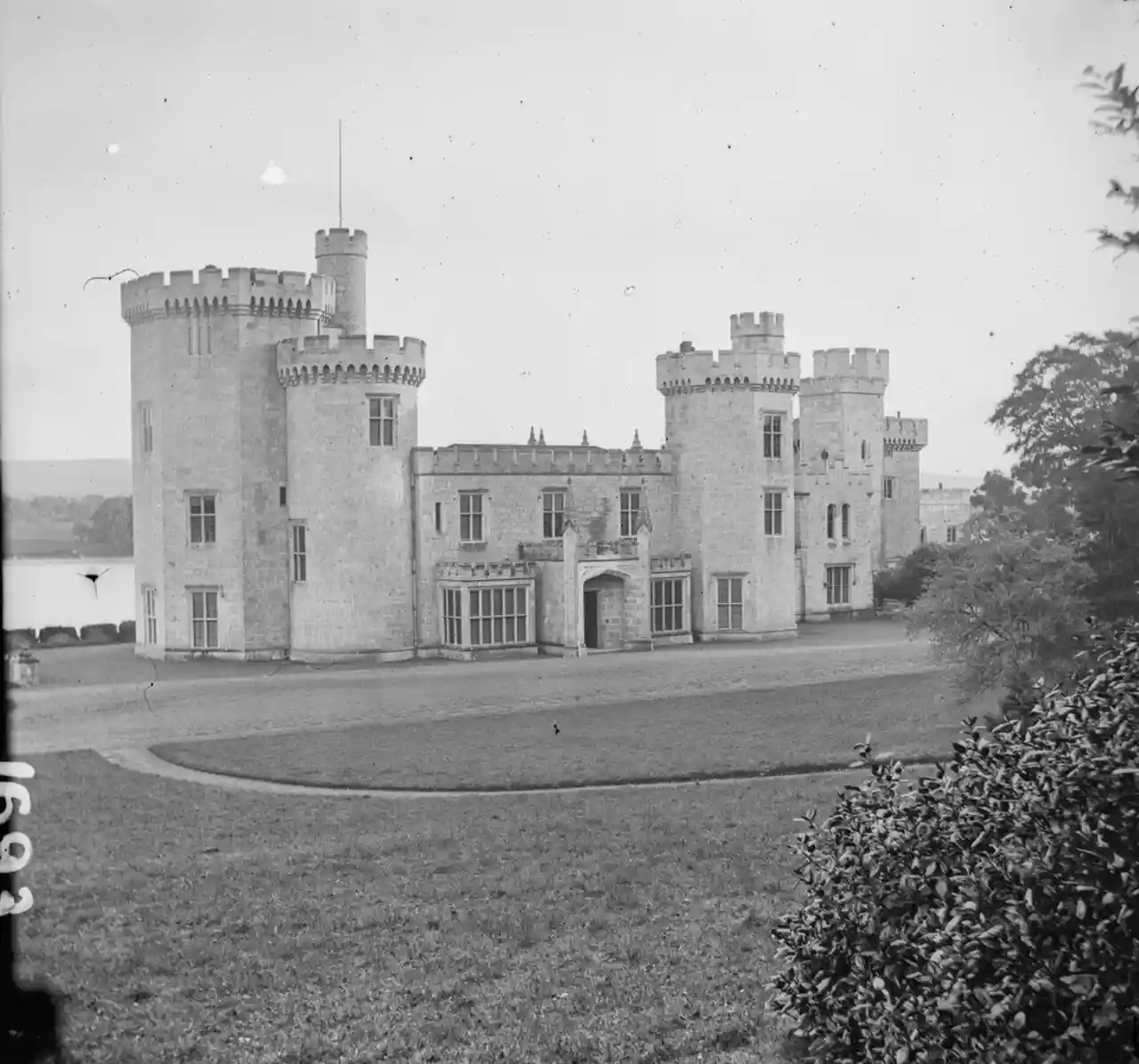 Lough Cutra Castle