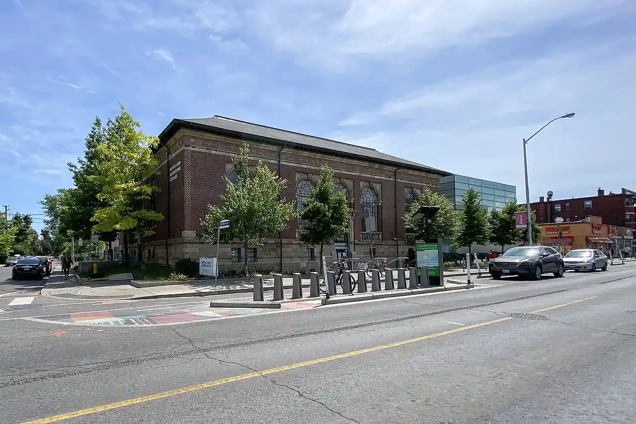 Bloor/Gladstone Library