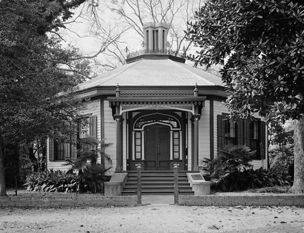 Octagon House
