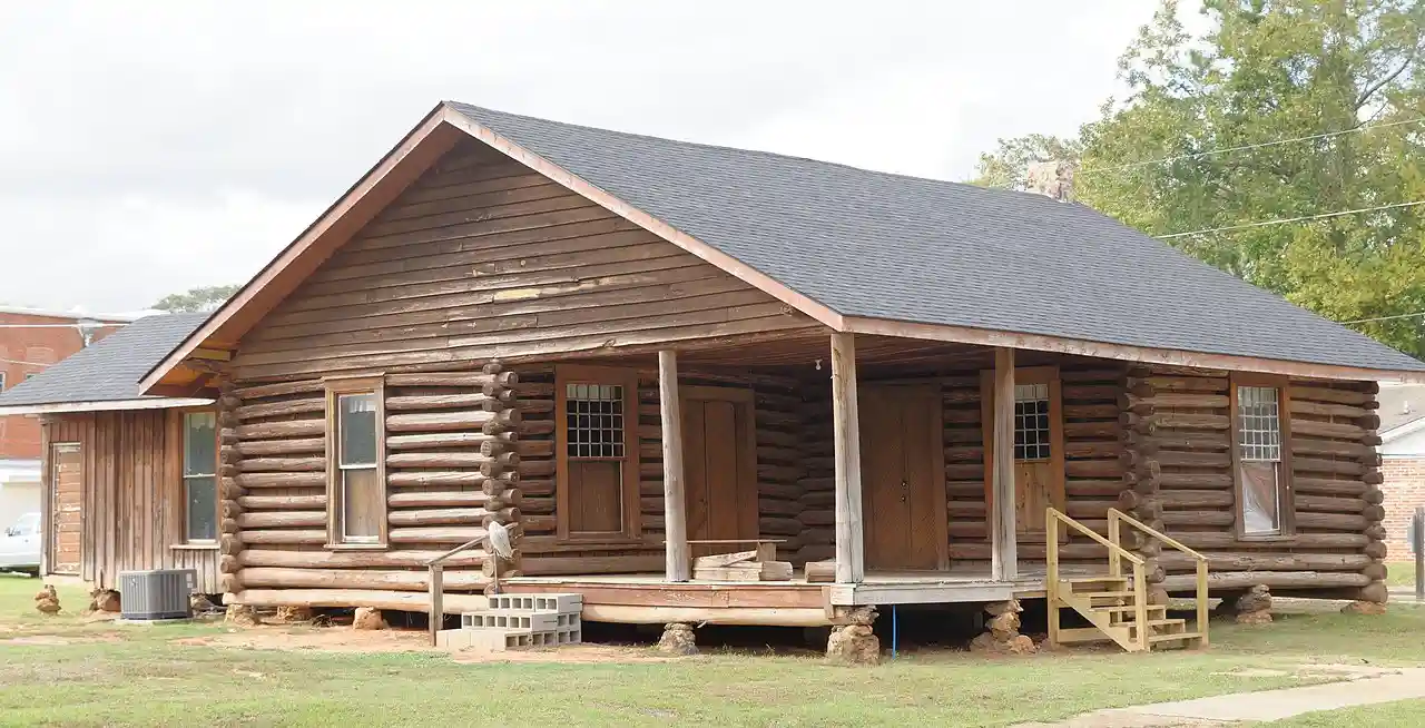 Dawson Woman's Clubhouse