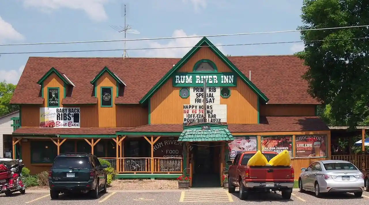 Riverside Hotel