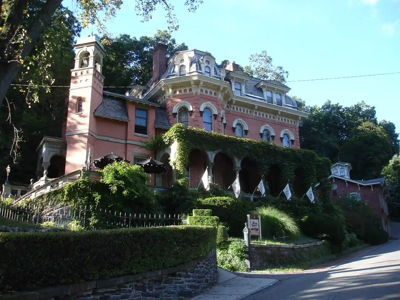 Harry Packer Mansion