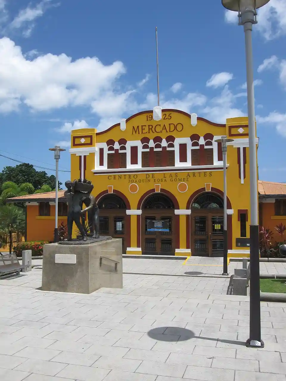 Plaza del Mercado de Manati