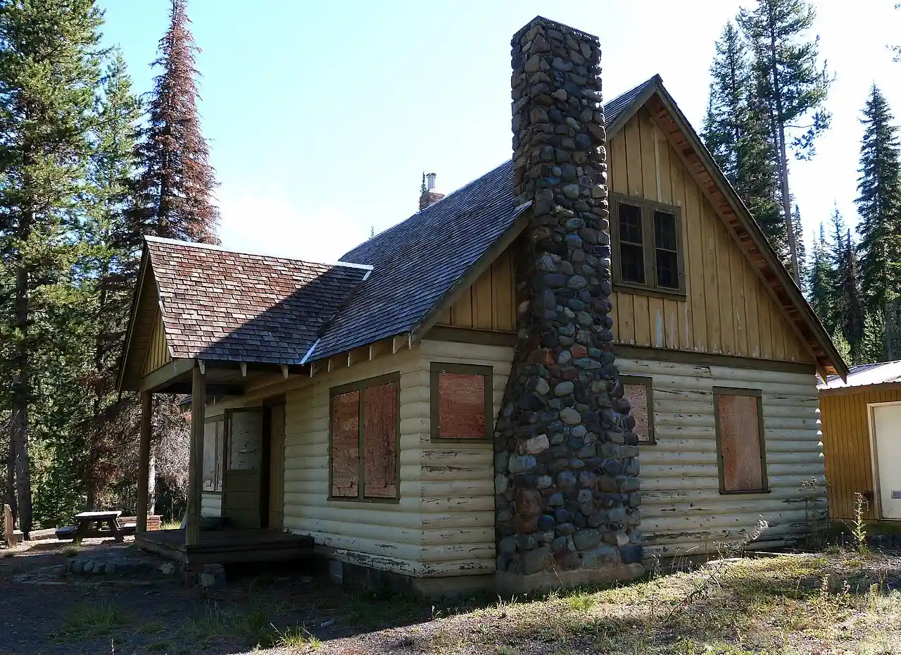 Lick Creek Guard Station