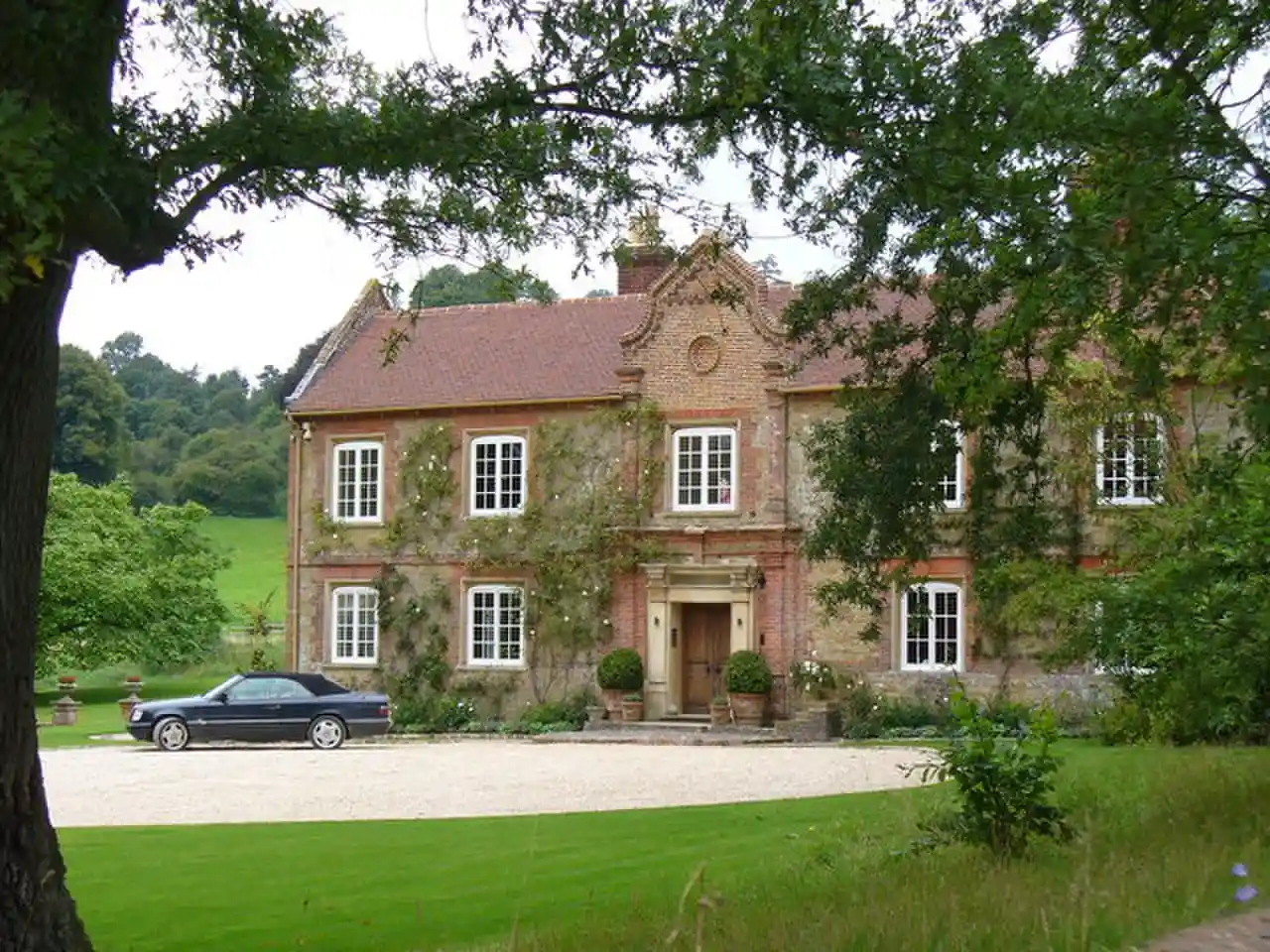Chilworth Manor