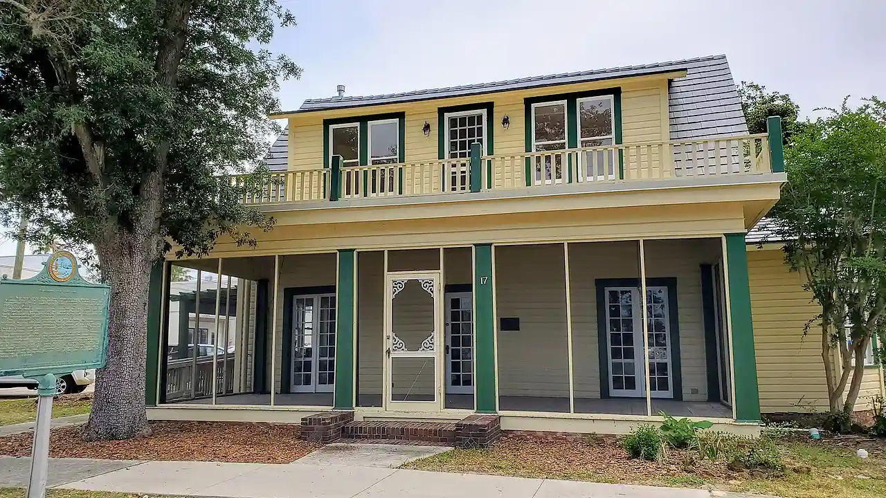 Robert Lee McKenzie House