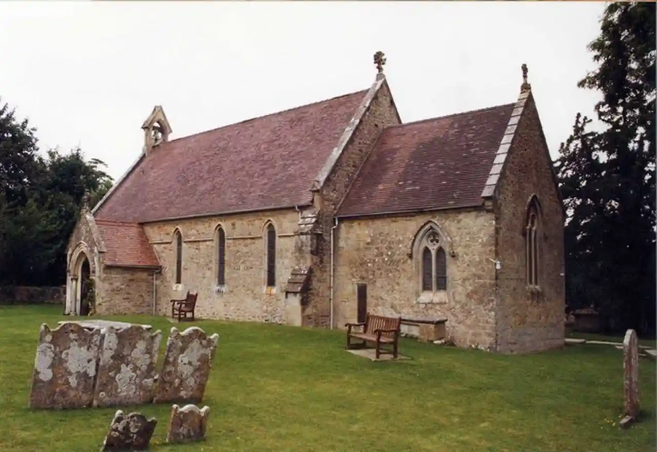 Holy Cross Church, Binstead
