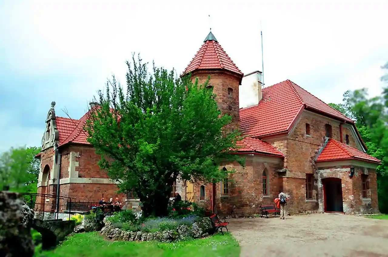 Dąbrowski Manor in Michałowice