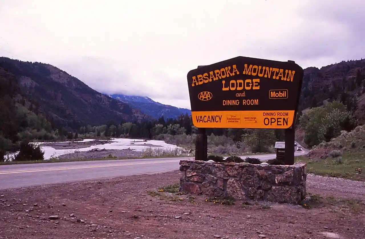 Absaroka Mountain Lodge