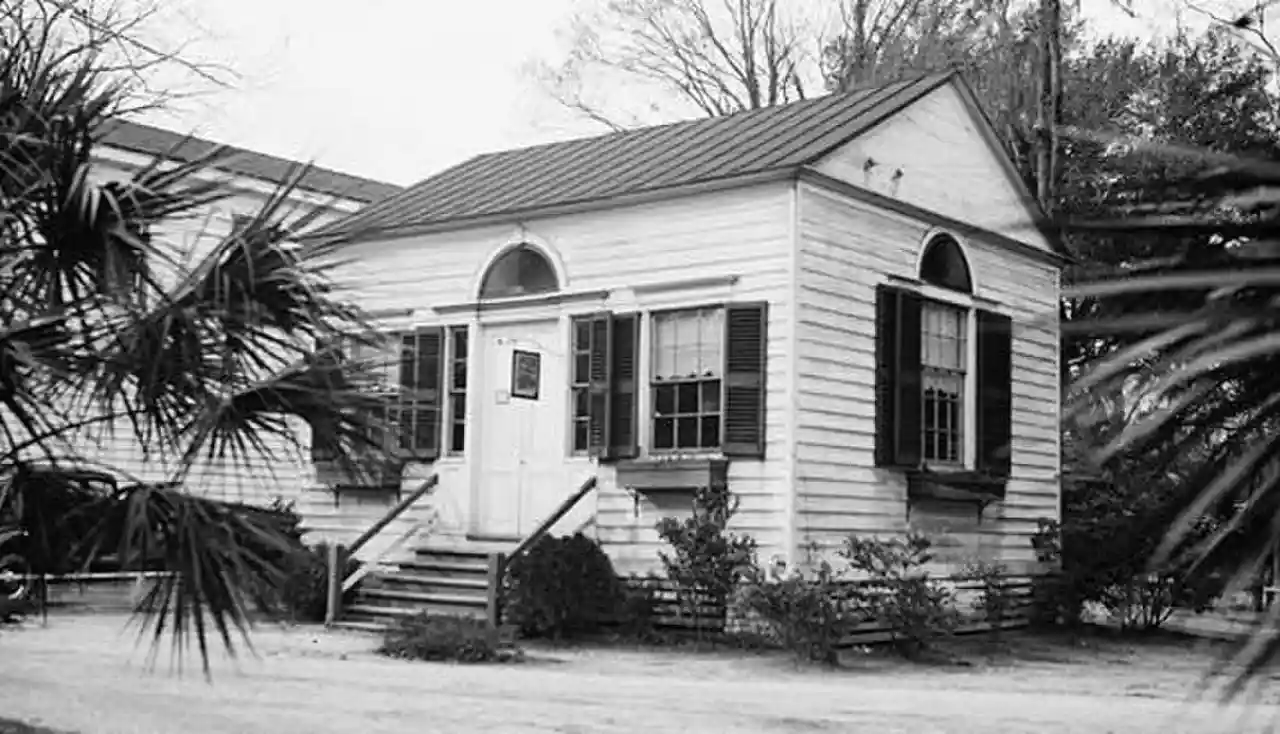 Walterboro Library Society Building