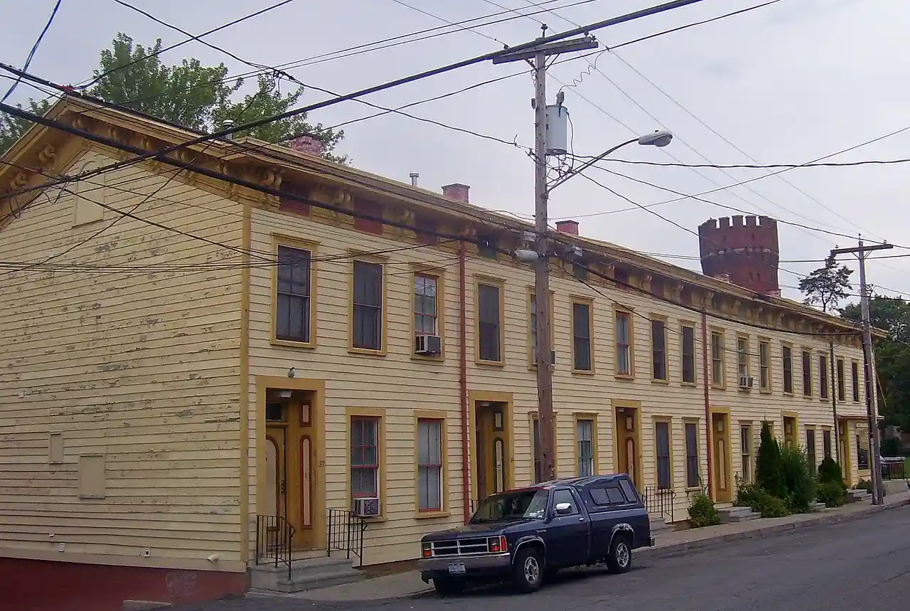 Houses at 37–47 North Fifth Street
