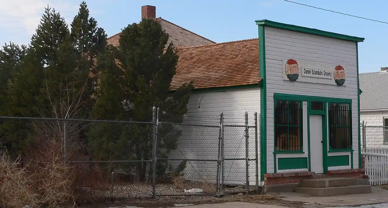 Daniel Sciumbato Grocery Store