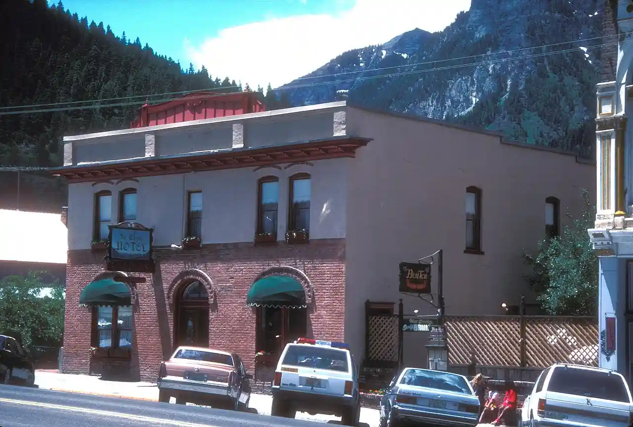 St. Elmo Hotel