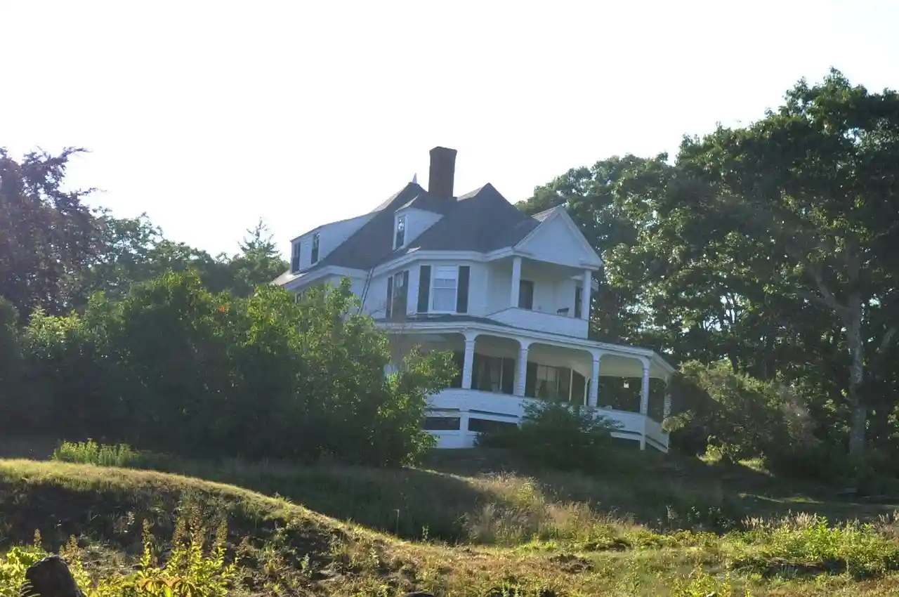 Joseph and Susan Manley Summer Cottage