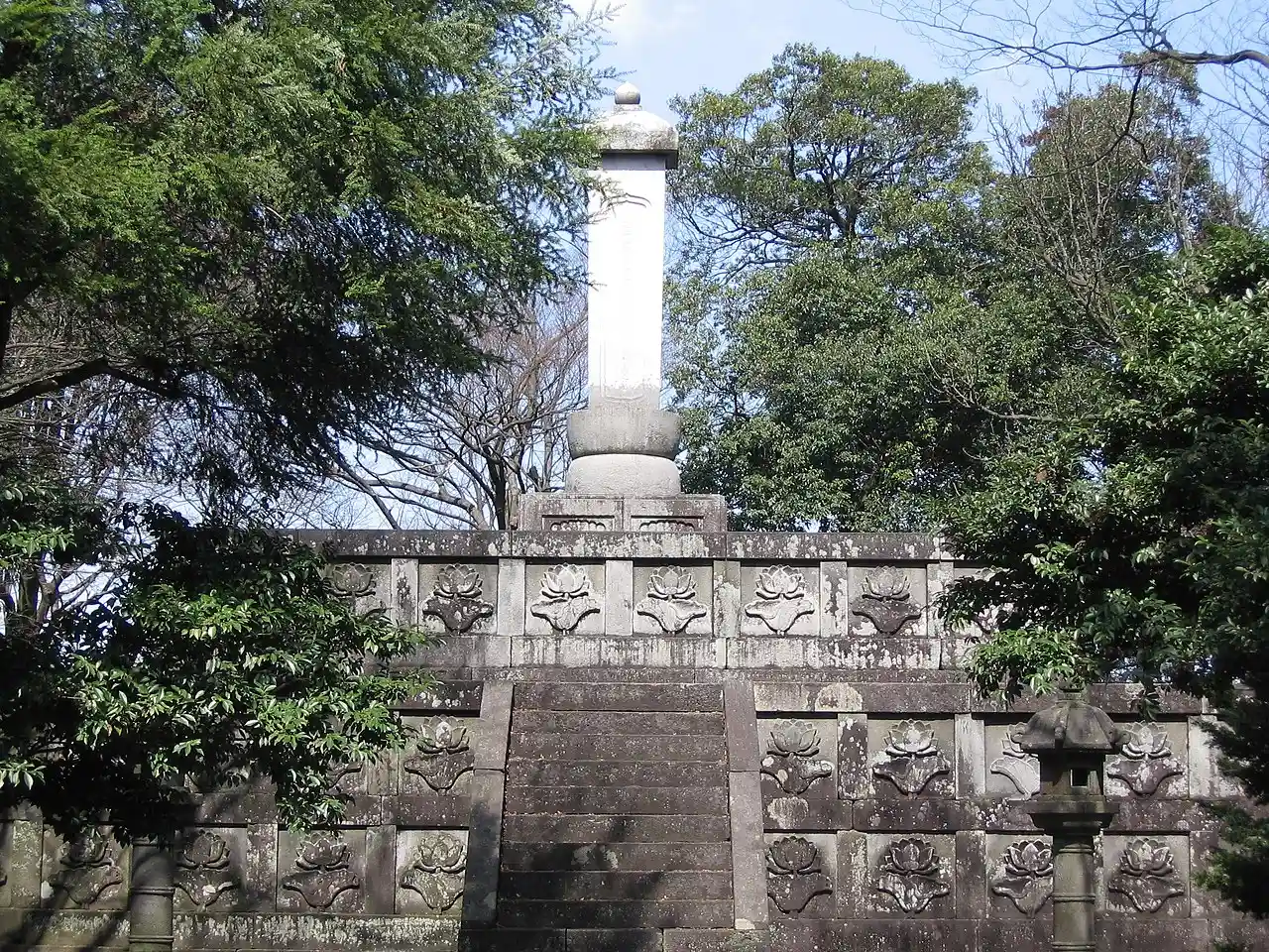 Maeda Toshinaga Masoleum