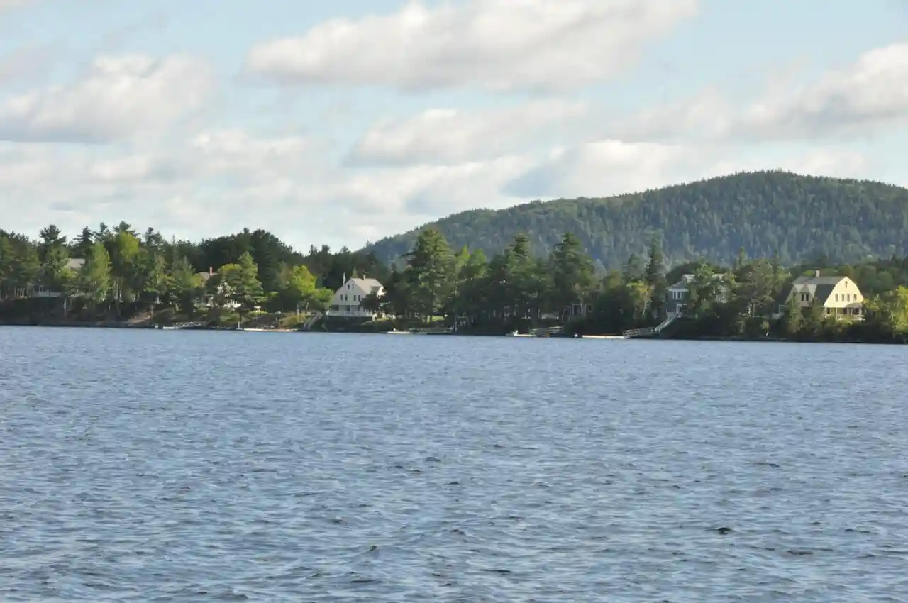 Kineo Cottage Row Historic District