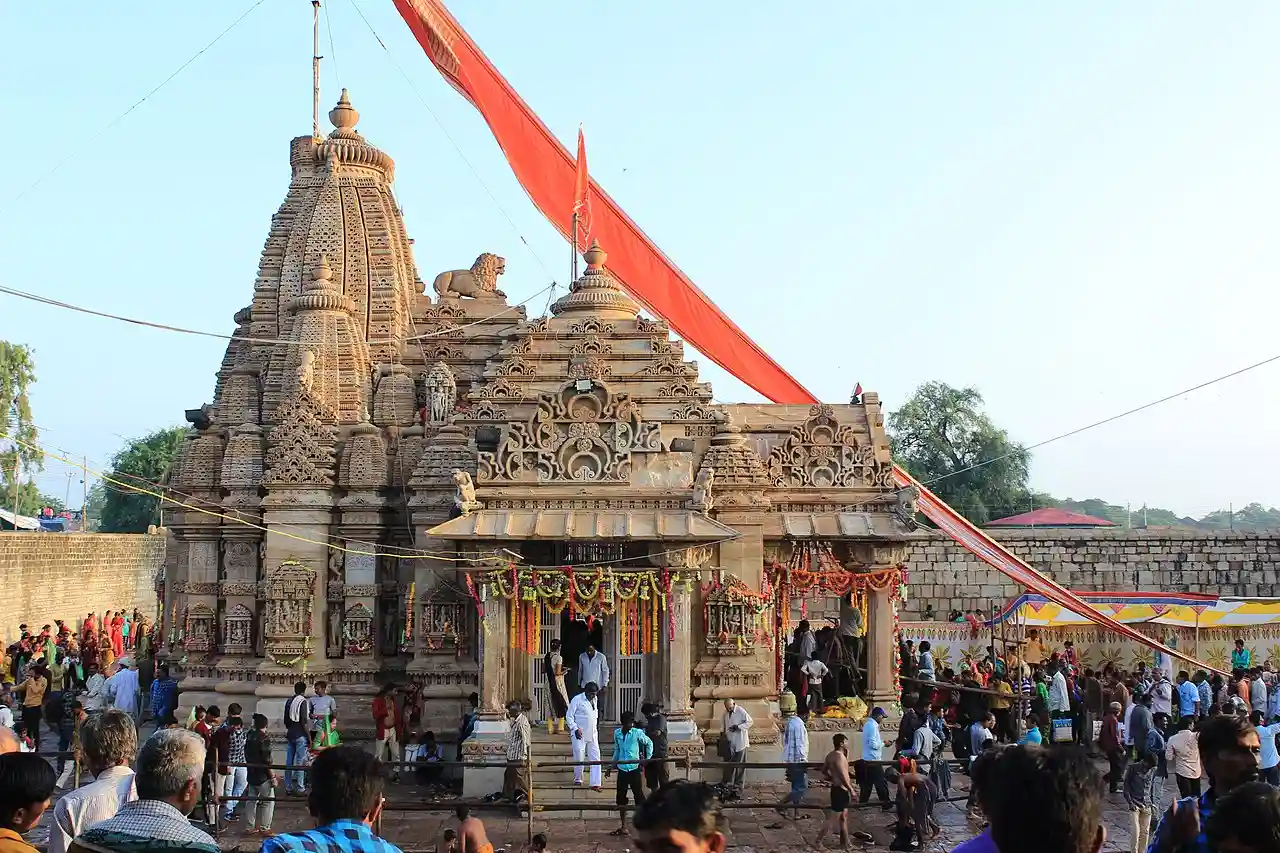 Trineteshwar temple