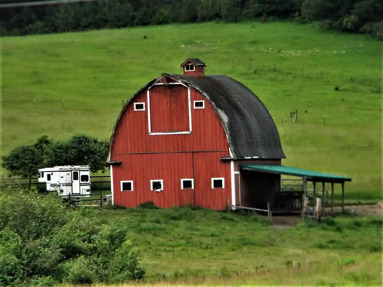 Edward and Ida Soncarty Barn
