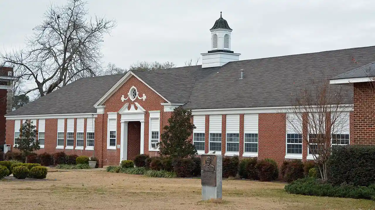Cochran Municipal Building and School