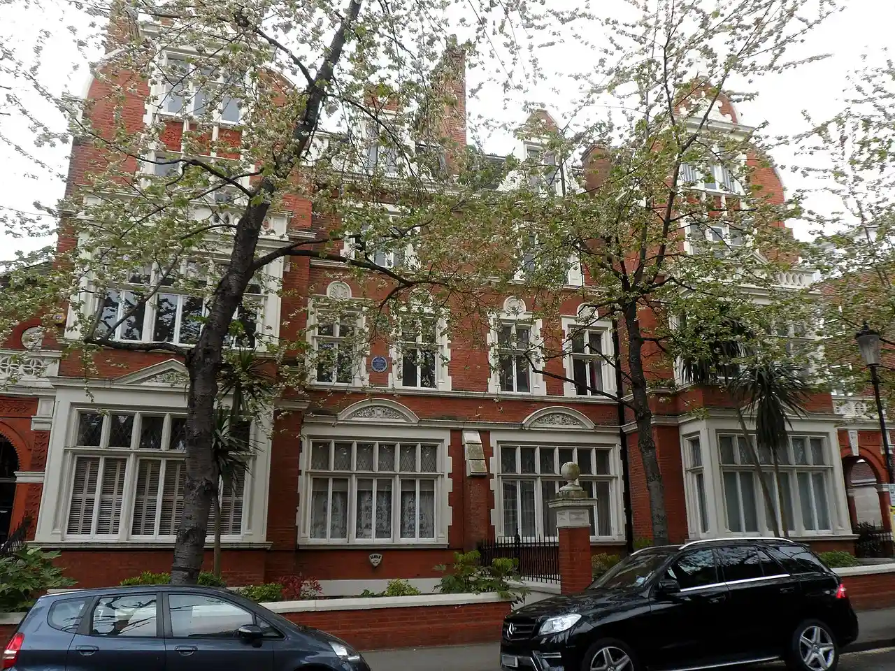 18 Melbury Road