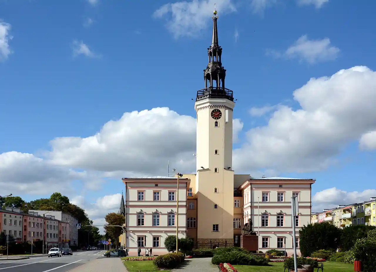 Ratusz w Strzelcach Opolskich