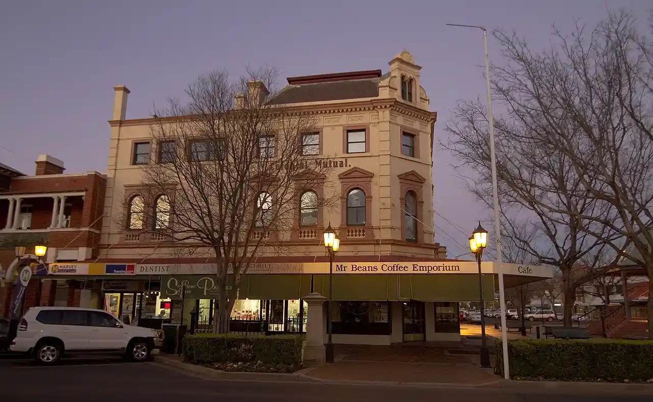 Colonial Mutual Life building