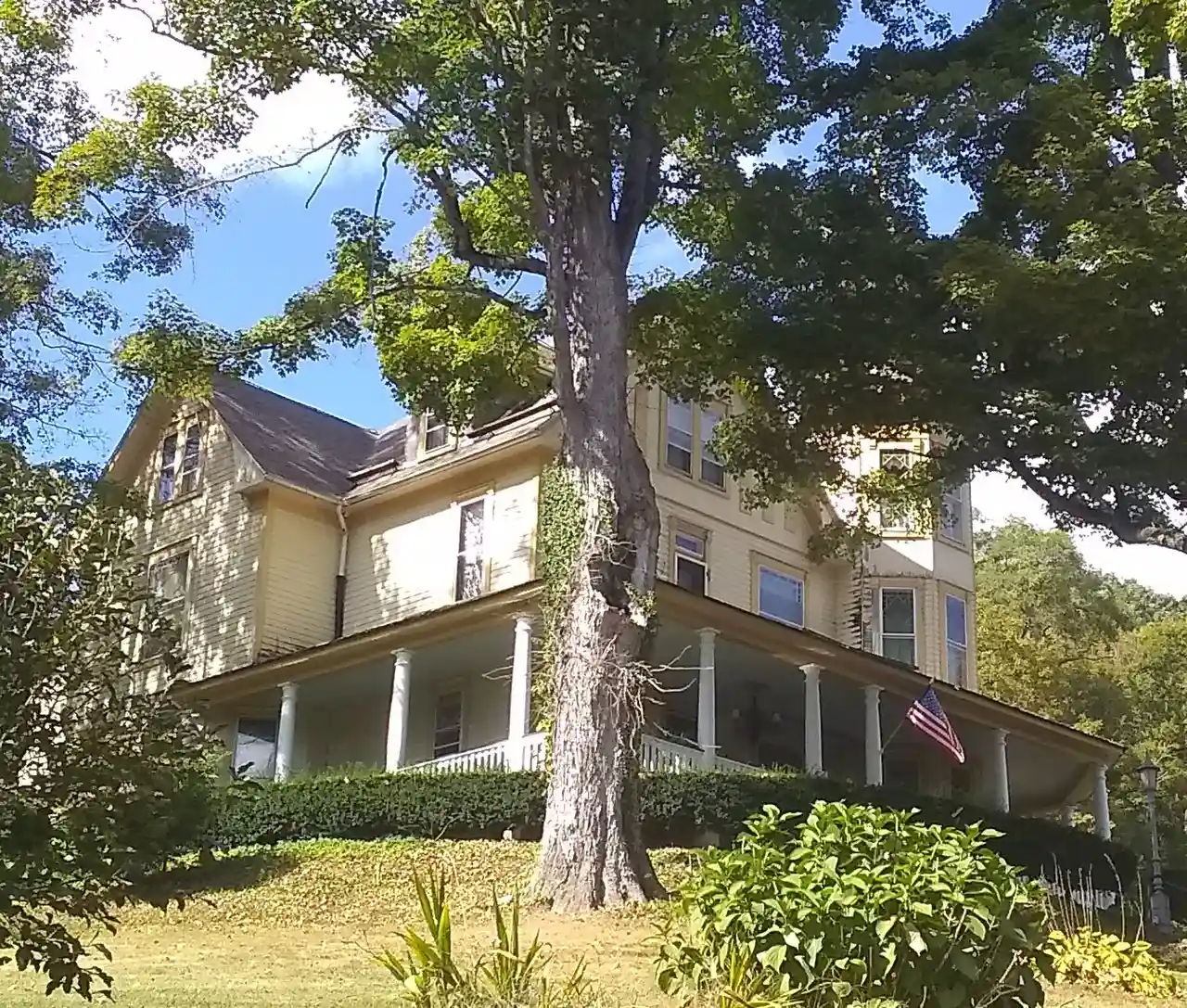 E. E. Hutton House