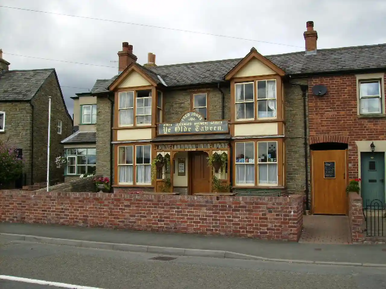 Olde Tavern