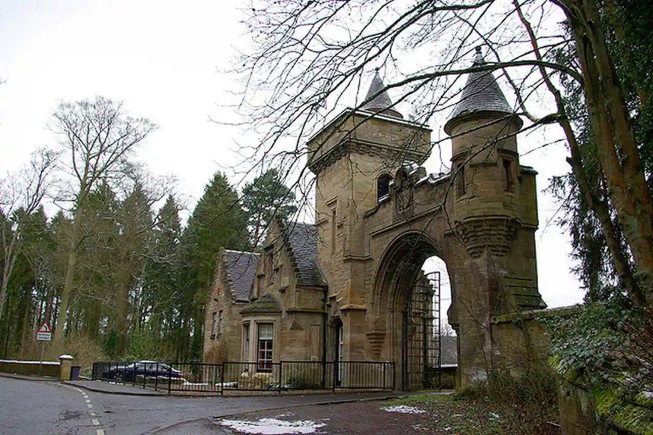 Mauldslie Castle West Lodge