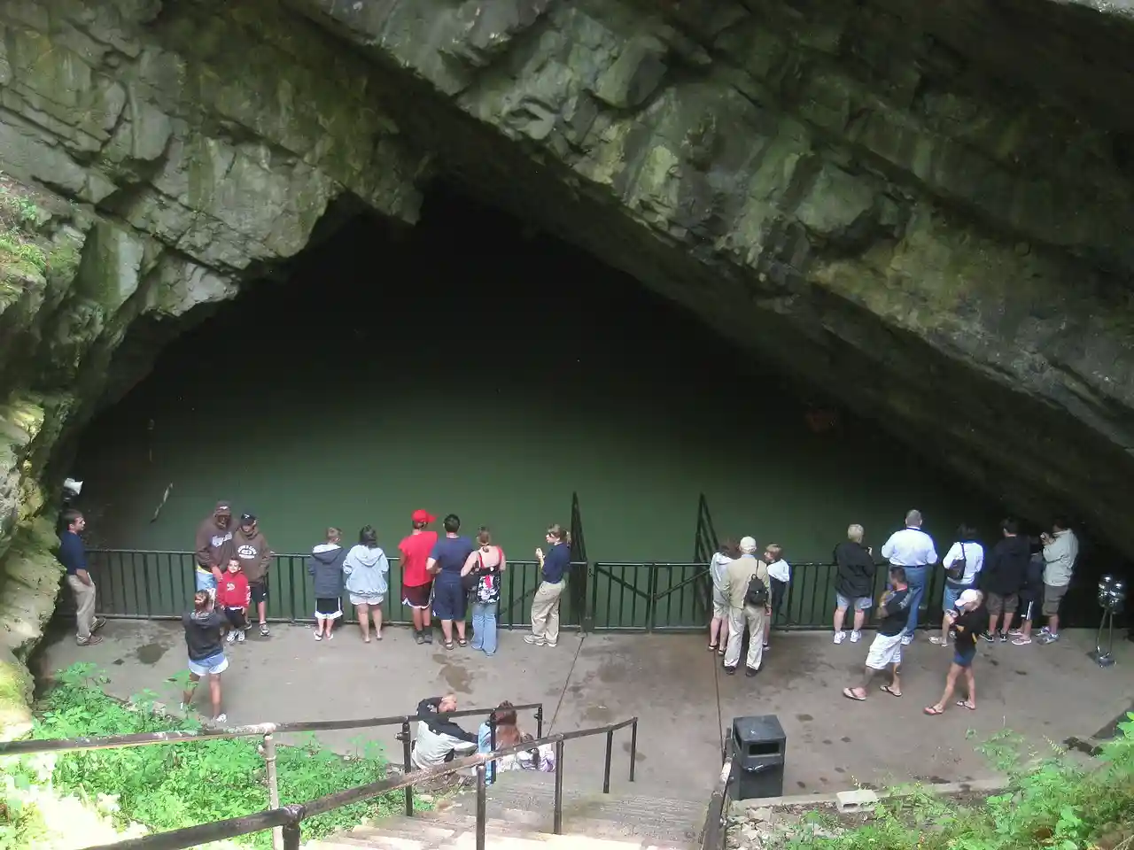 Penn's Cave House