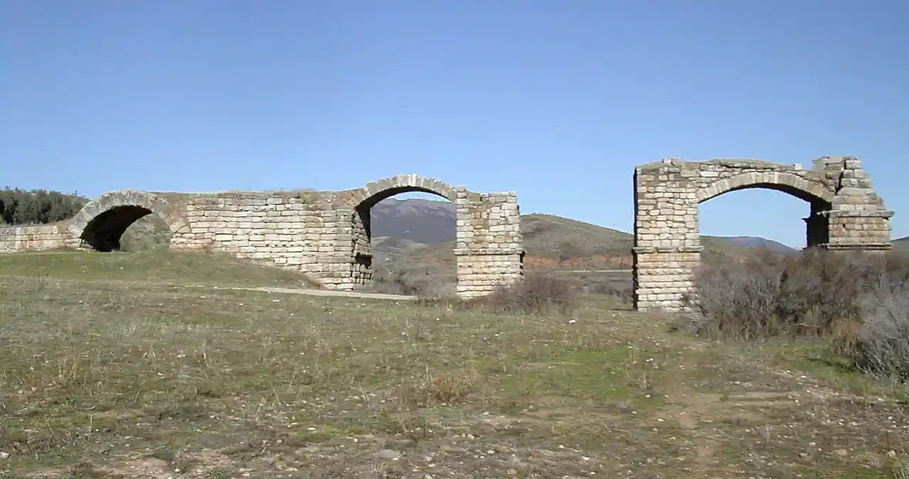 Alconétar BridgeAll measurements refer to the time prior to the bridge relocation and are necessarily fragmentary due to the ruined state of the structure.