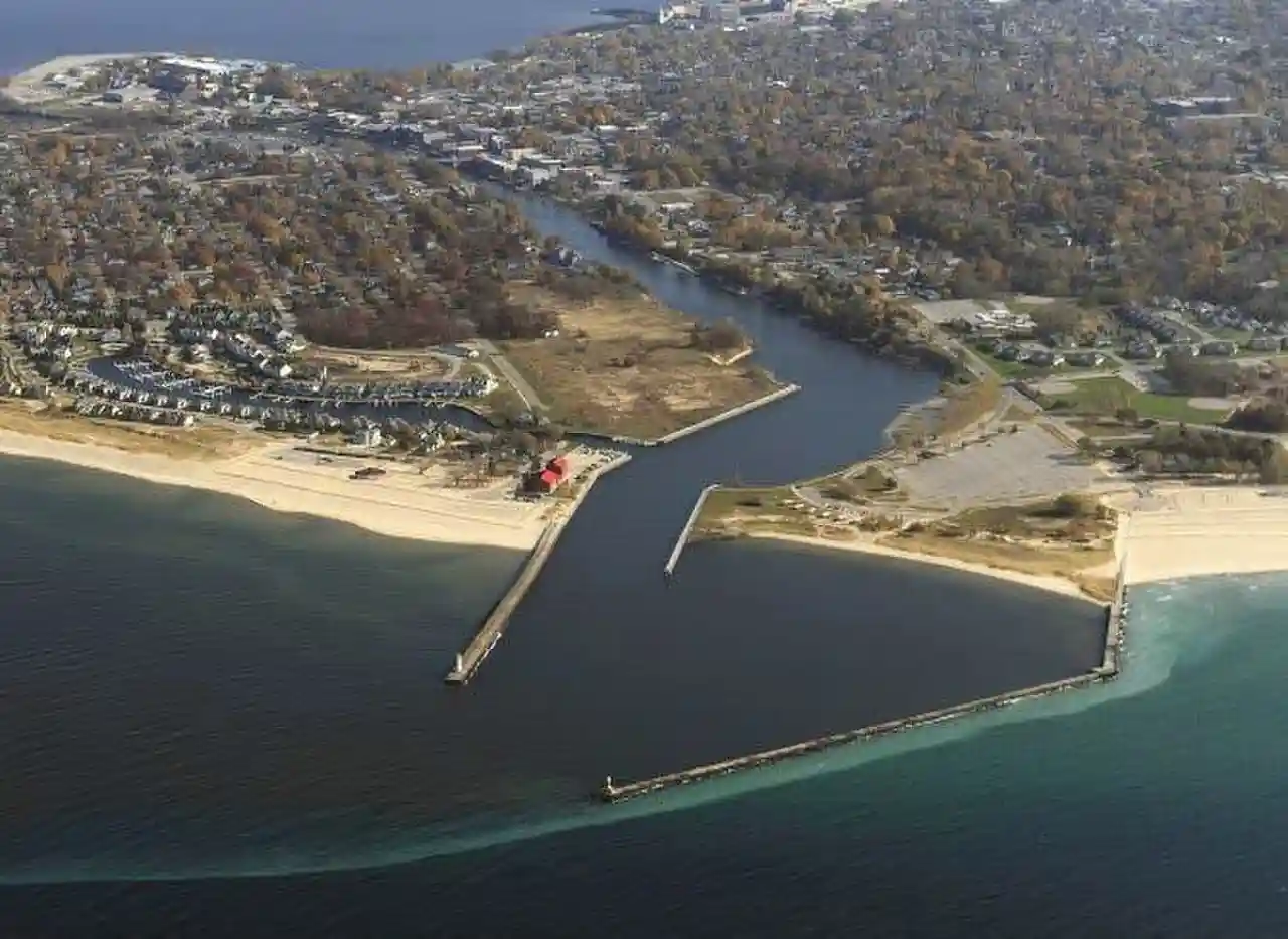 Manistee Harbor, South Breakwater