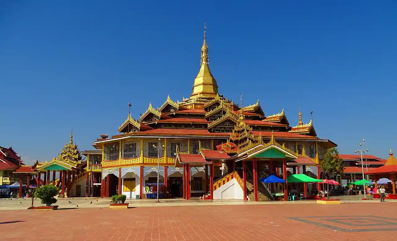 Phaung Daw U Pagoda