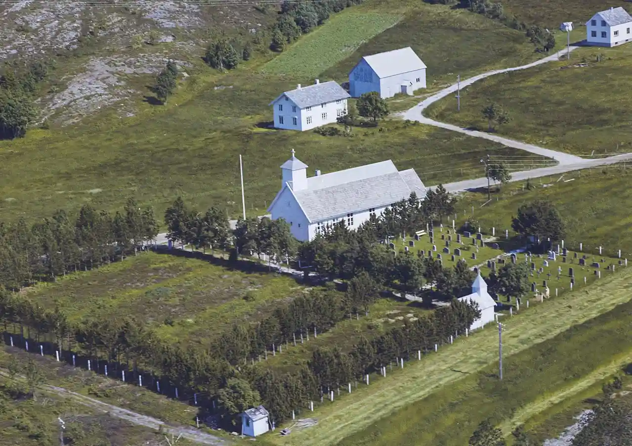 Leinesfjord Chapel