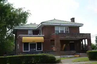 Bush--Dubisson House
