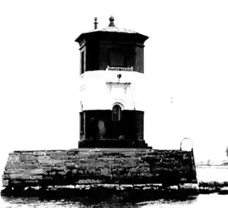 Craighill Channel Upper Range Front Light