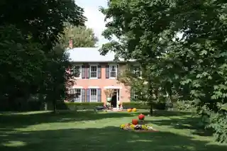Anson Davis HouseAnson Davis Springhouse