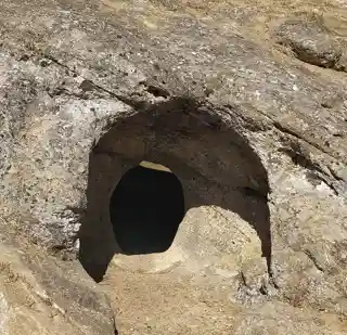 Artificial caves of Casal do Pardo