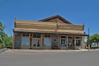 Roberts, Morris, Store