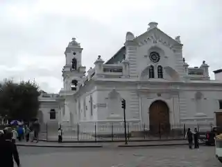Church of the ShrineIglesia del Sagrario