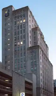 Royal Bank Tower (Six Seventy Five)