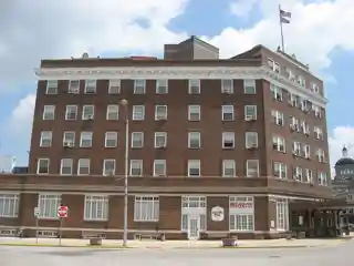 Hotel LaFontaine