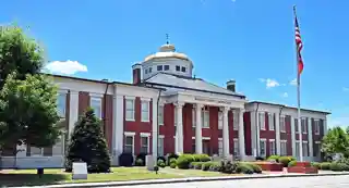Warren County Courthouse