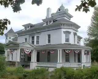 Jeremiah Reeves House and Carriage House