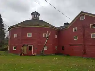 Parker 13-Sided Barn