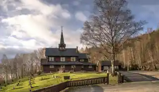 Strandlykkja Church